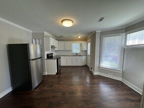 1021 McCullough Ave NE in Huntsville, AL - Building Photo - Building Photo