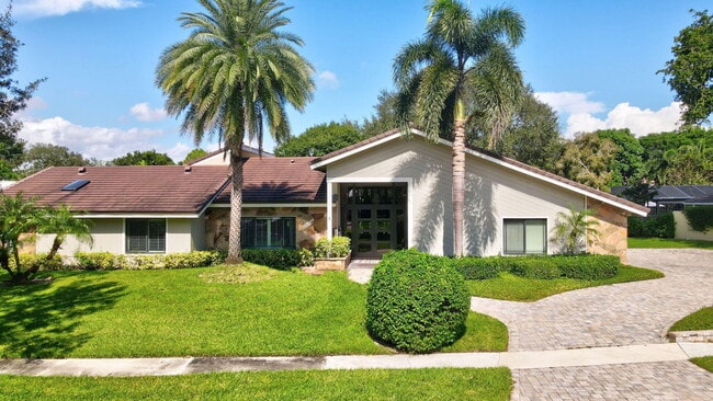 2903 Banyan Blvd Cir NW