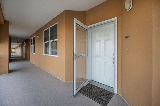 60 Surfview Dr in Palm Coast, FL - Building Photo - Building Photo