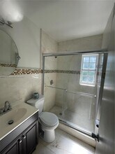 3227 Oak Ave in Miami, FL - Building Photo - Building Photo