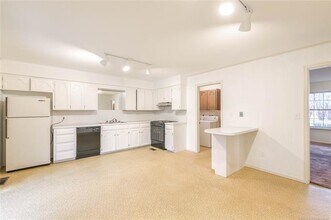 2531 E Skelly Dr in Tulsa, OK - Foto de edificio - Building Photo