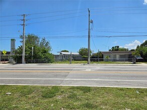 11800 SW 216th St in Miami, FL - Building Photo - Building Photo