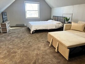 438 E 152nd St in Cleveland, OH - Building Photo