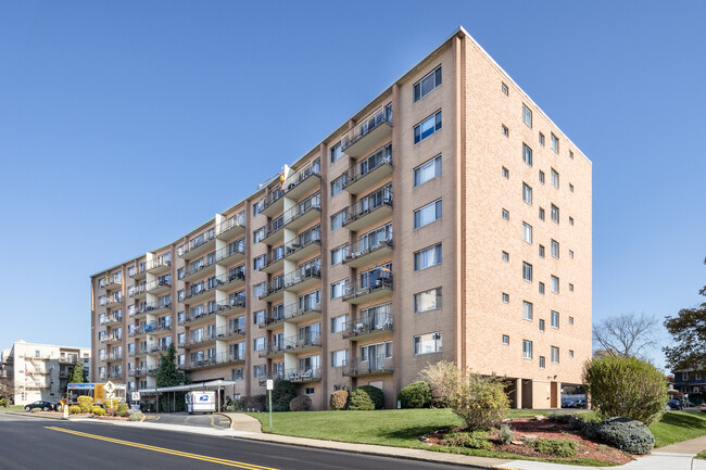 Marlboro House in Ridgefield Park, NJ - Building Photo - Building Photo