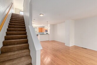 418 S Reed Ct in Lakewood, CO - Building Photo - Building Photo