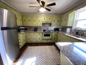 701 Carson St in Greeneville, TN - Foto de edificio - Building Photo