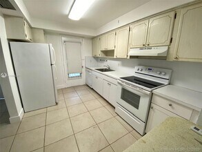 2005 Sans Souci Blvd-Unit -101 in North Miami, FL - Building Photo - Building Photo