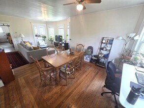 72 Lexington Ave, Unit 3 in Somerville, MA - Foto de edificio - Building Photo