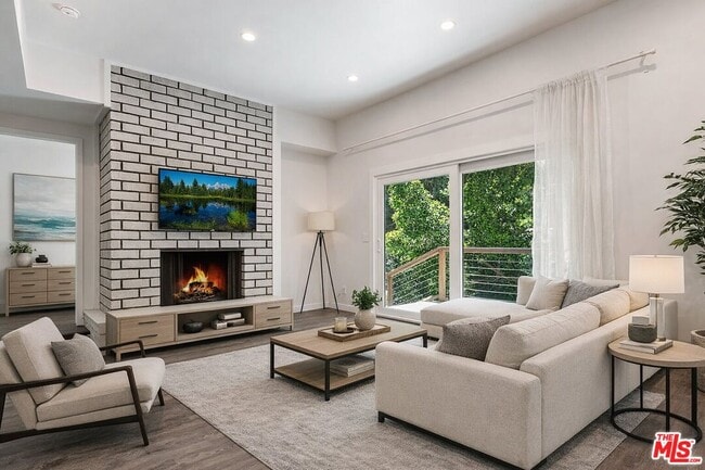 3729 Reklaw Dr in Los Angeles, CA - Building Photo - Building Photo