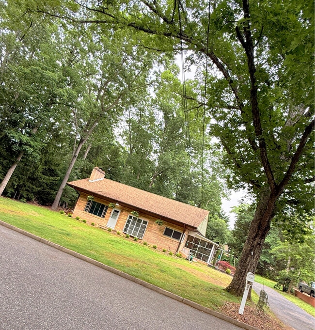 319 Rosemont Ave