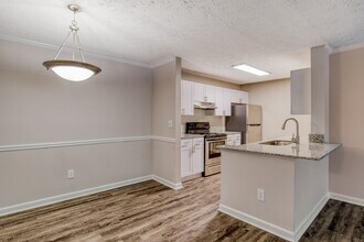 Veranda Estates in Peachtree Corners, GA - Foto de edificio - Building Photo