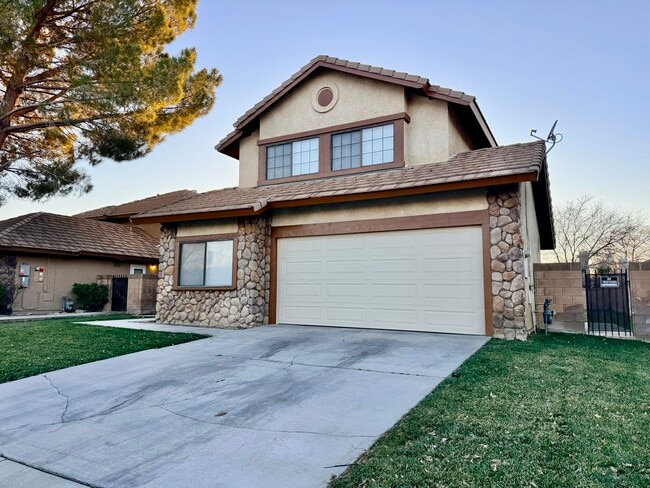 43241 32nd St W in Lancaster, CA - Building Photo - Building Photo