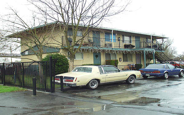 3720-3740 Astoria St in Sacramento, CA - Foto de edificio - Building Photo