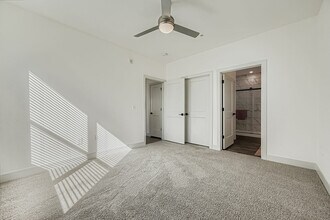 The Gallery Modern Apartments in Aurora, CO - Foto de edificio - Building Photo