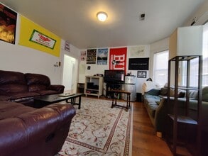 51 Gardner St, Unit 1 in Boston, MA - Building Photo - Building Photo