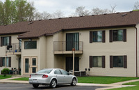 Pine Apartments in Ottawa, IL - Foto de edificio - Building Photo