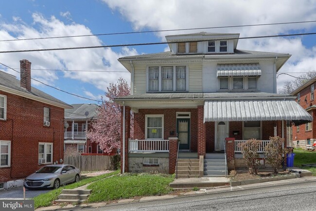 property at 726 S 29th St
