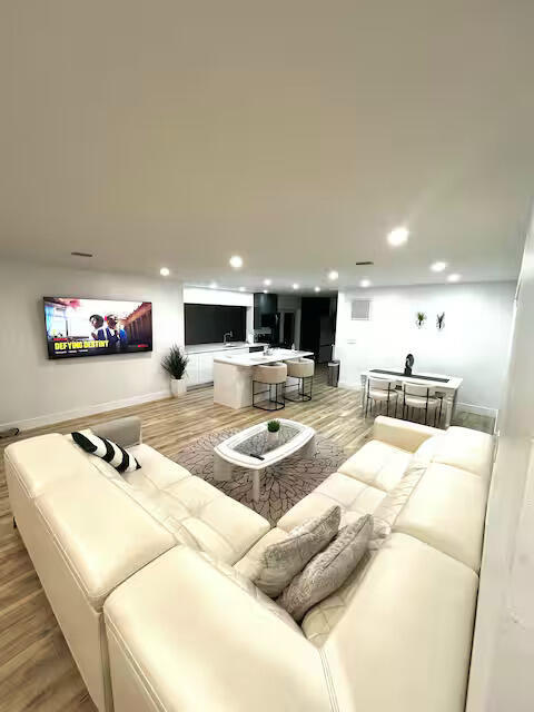 739 SE 12th Ave in Deerfield Beach, FL - Building Photo - Building Photo