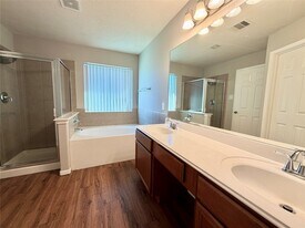 11807 Green Colling Park Dr in Houston, TX - Building Photo