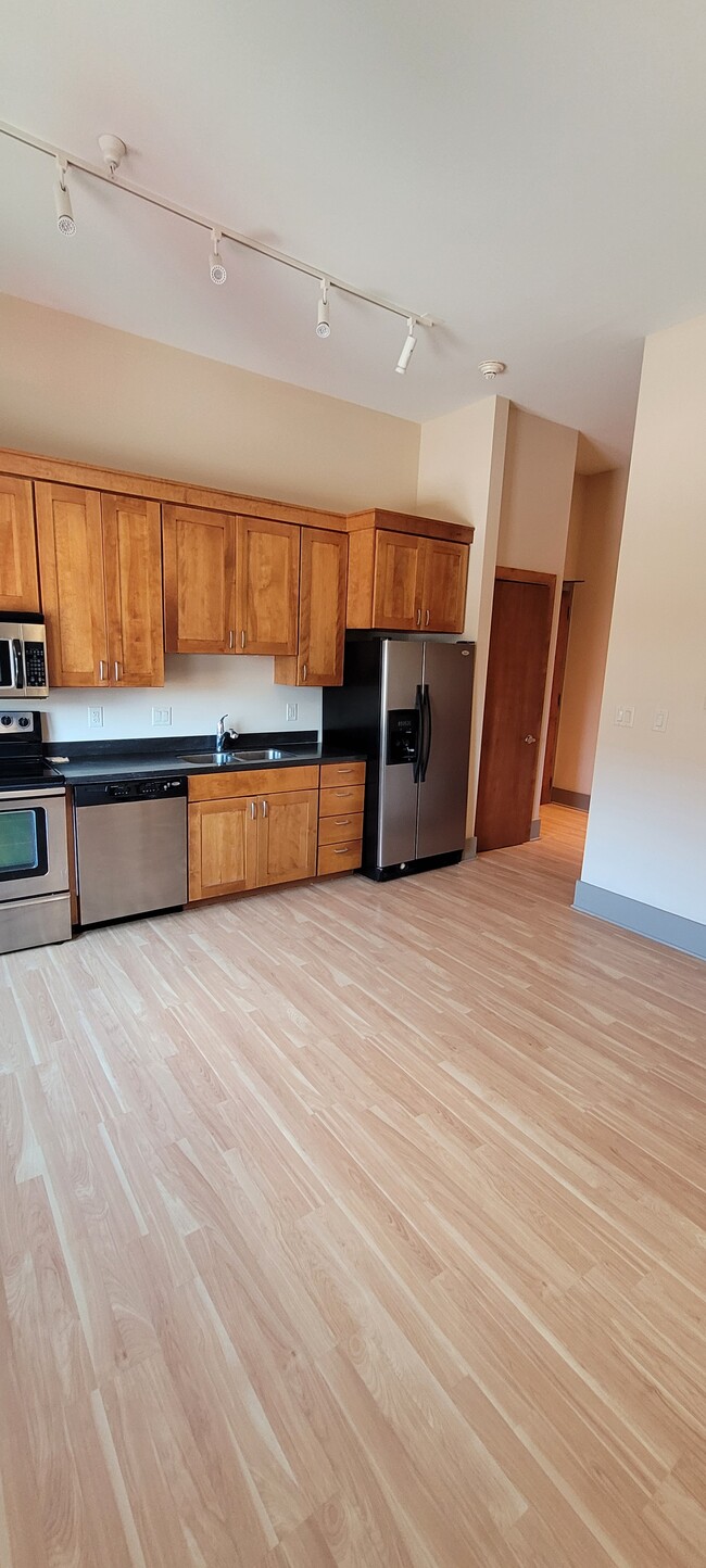 537 W 2nd St, Unit Suite 205 in Hastings, NE - Building Photo - Building Photo