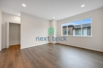 13143 83rd Ln S in Seattle, WA - Building Photo - Building Photo