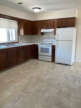 425 6th Ave NW, Unit 1 in Valley City, ND - Foto de edificio - Building Photo