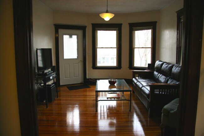 47 Hobson St in Boston, MA - Building Photo - Building Photo