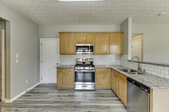 678 Clairidge Elm Trail SW in Lawrenceville, GA - Building Photo - Building Photo