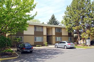 Rose Garden Apartments in Bend, OR - Building Photo - Other