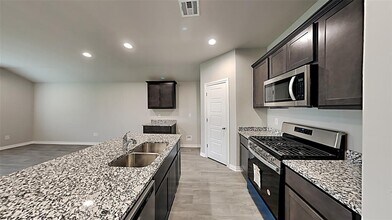 4221 Moonlight Rd in Mustang, OK - Building Photo - Building Photo