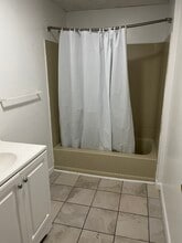 5 Webster Pl, Unit 2 in Worcester, MA - Foto de edificio - Building Photo