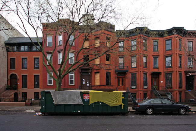 206 Prospect Pl in Brooklyn, NY - Foto de edificio - Building Photo