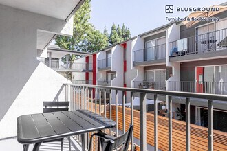 3941 Veselich Ave, Unit FL2-ID501 in Los Angeles, CA - Building Photo - Building Photo
