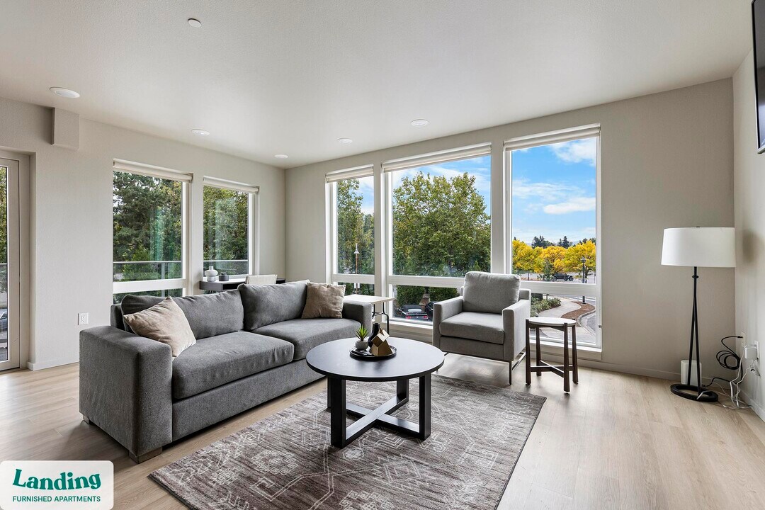 11505 NE Yacht Harbor Dr in Portland, OR - Foto de edificio