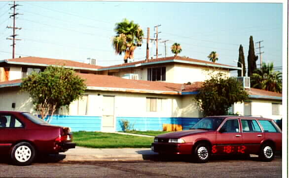 741-751 E Brockton Ave in Redlands, CA - Foto de edificio