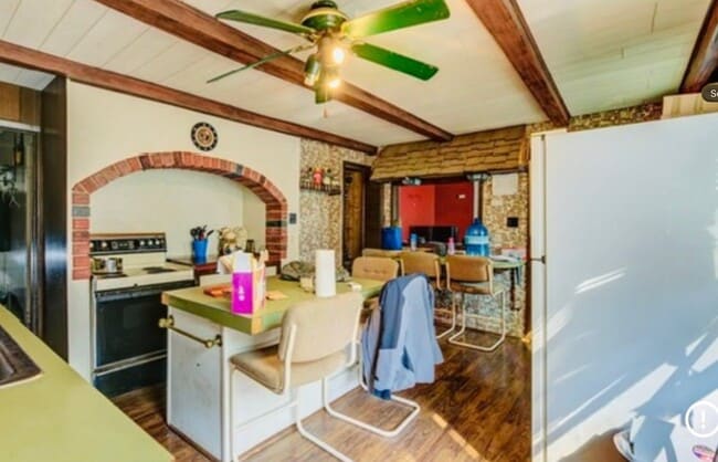 205 W Fulton St, Unit 2nd Floor in Gloversville, NY - Building Photo - Building Photo