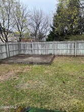 4 Bayberry Dr in Latham, NY - Building Photo - Building Photo