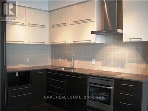 770 Bay St. in Toronto, ON - Building Photo - Building Photo