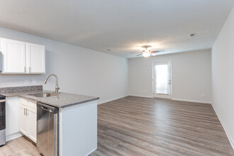 Timber Woods in Fayetteville, NC - Building Photo - Interior Photo