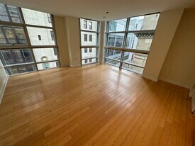 32 Boylston St, Unit 5 in Boston, MA - Building Photo