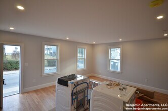 21 Shepard St, Unit 1 in Boston, MA - Building Photo - Building Photo