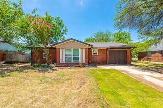 6205 Dodson Terrace in Fort Worth, TX - Building Photo - Building Photo