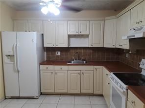 4166 Inverrary Dr in Lauderhill, FL - Building Photo