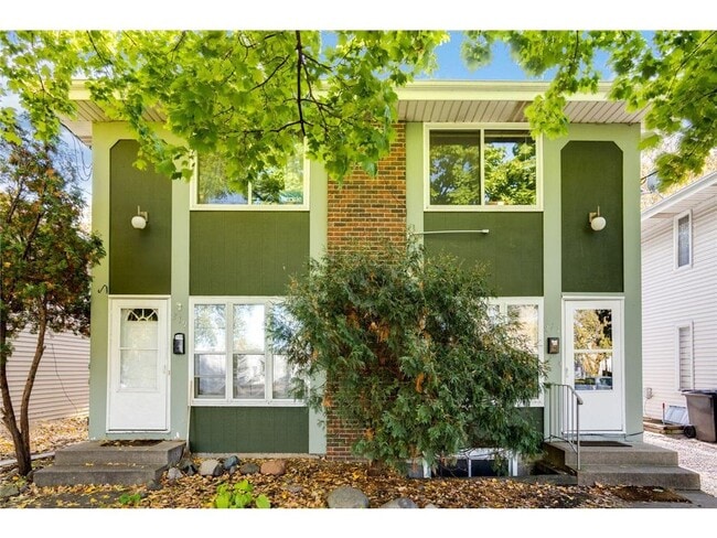 property at 821 Weeks Ave SE