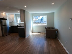 718 Foothill Blvd in Oakland, CA - Building Photo - Building Photo