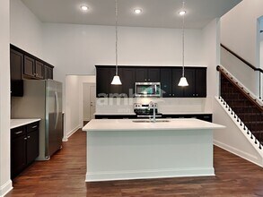 5327 Pebble Bridge Way in Auburn, GA - Foto de edificio - Building Photo