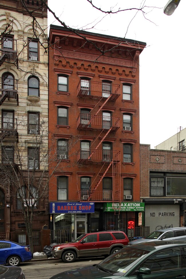 216 E 6th St in New York, NY - Building Photo - Building Photo