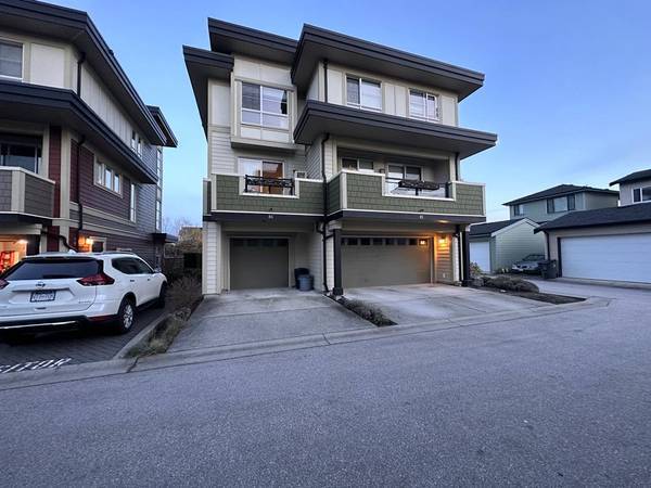 19477-1972A 72a Ave in Surrey, BC - Building Photo