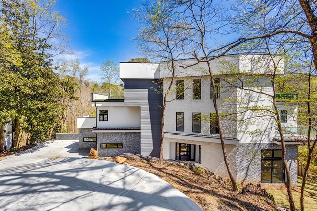 600 Colebrook Ct NW in Atlanta, GA - Building Photo - Building Photo