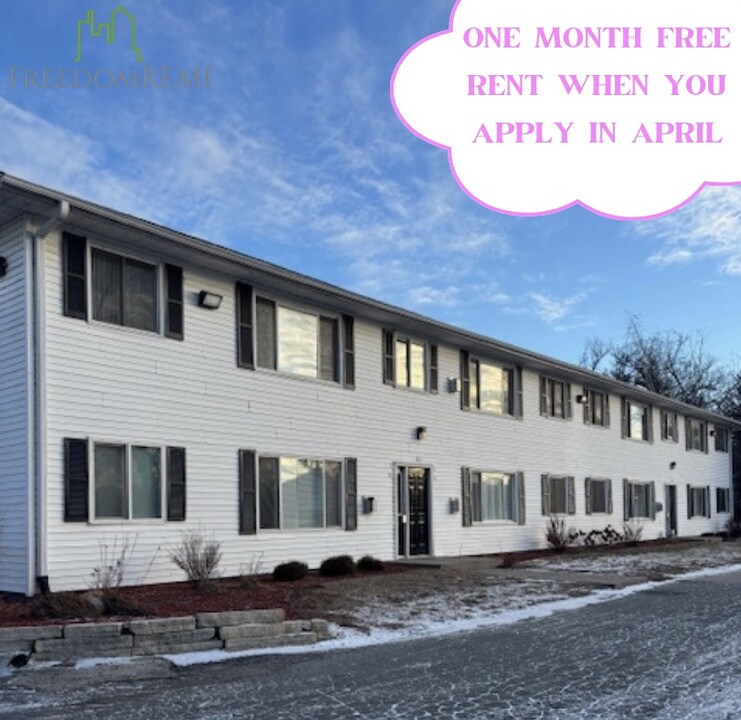 1611 Center Point Rd NE in Cedar Rapids, IA - Foto de edificio